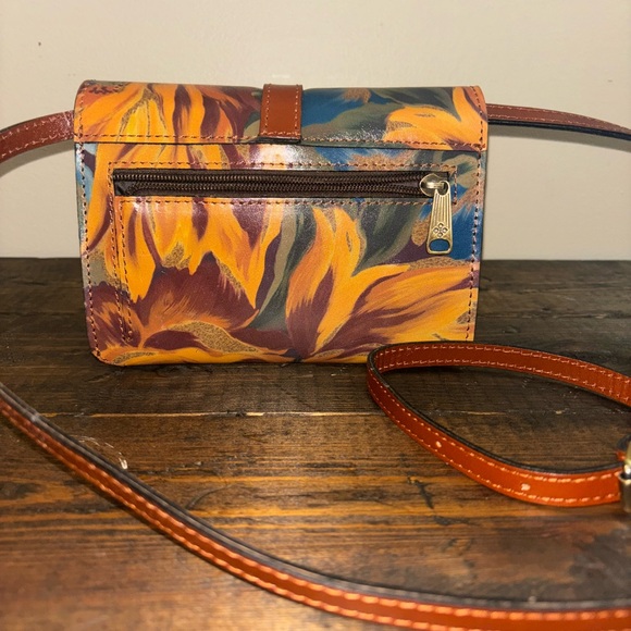 Patricia Nash Floral Leather Crossbody Bag - Picture 4 of 7